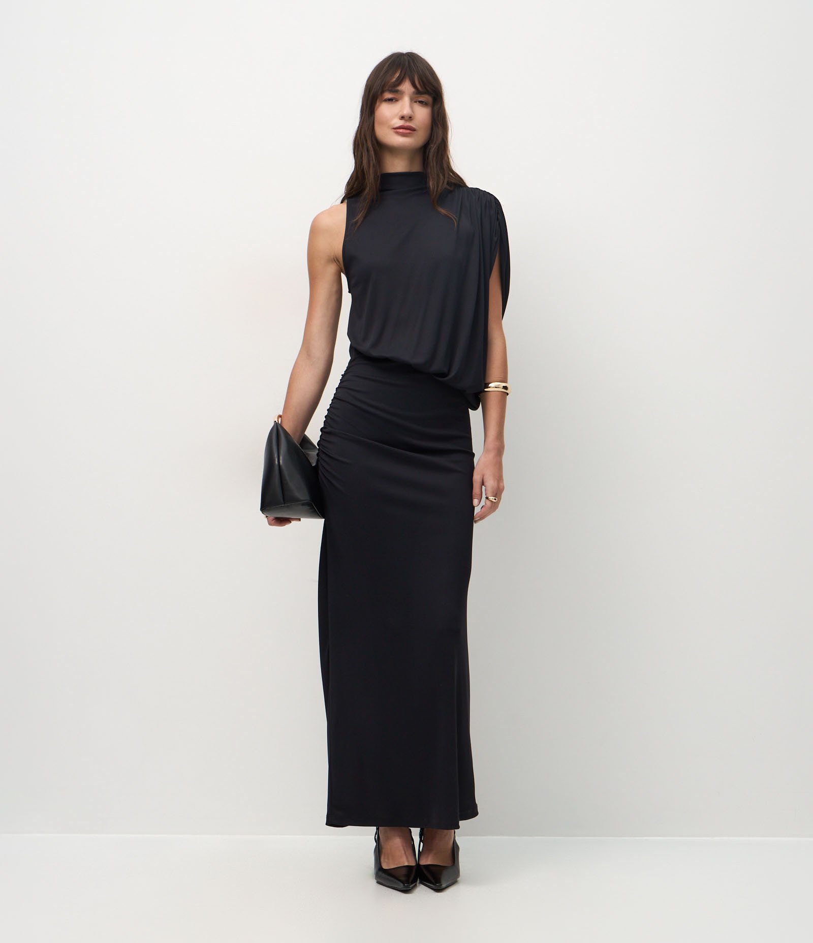 Vestido Longo Assimétrico com Cintura Marcada Preto 1