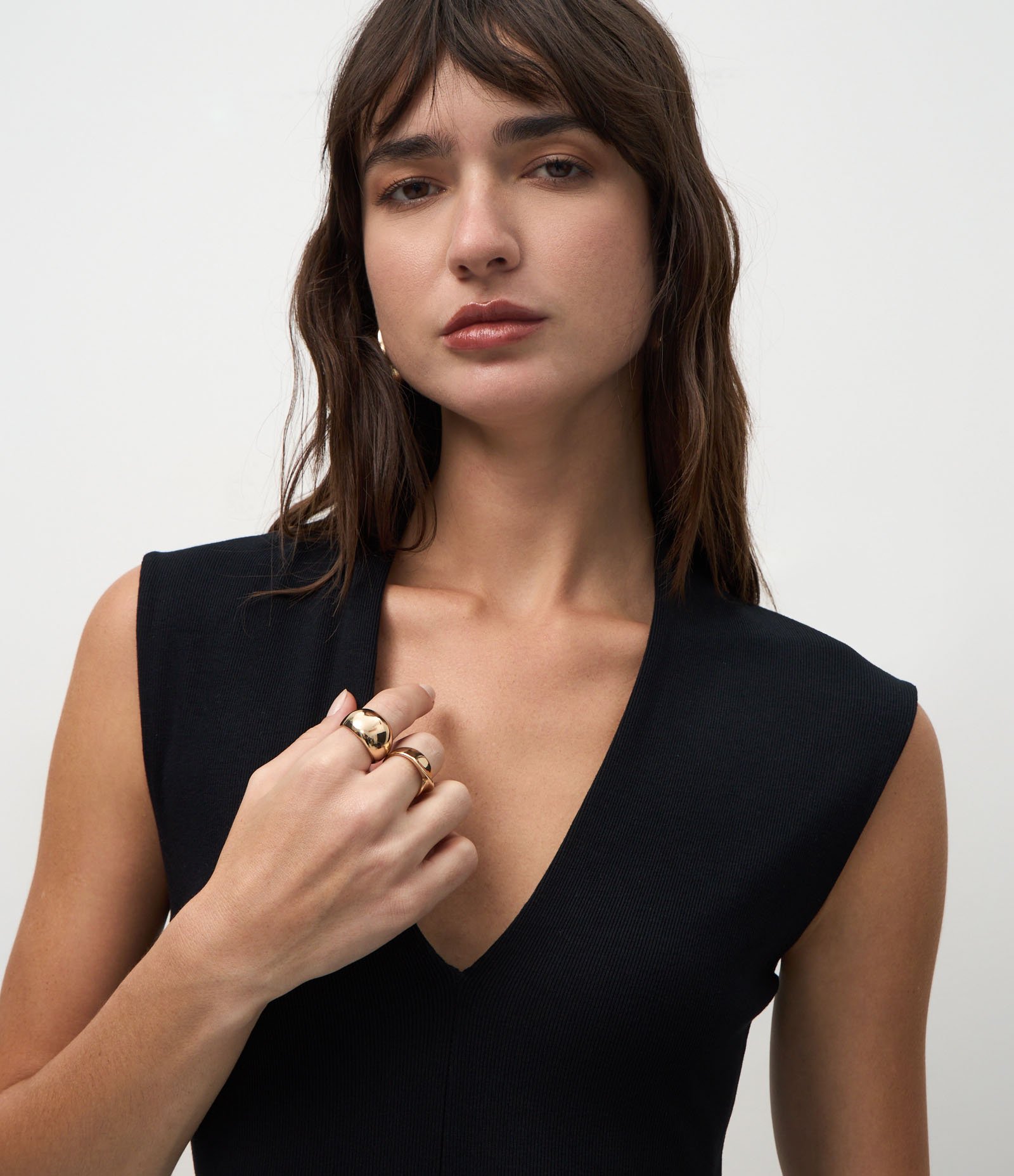 Blusa Regata em Ribana com Alça Larga e Decote V Preto 3