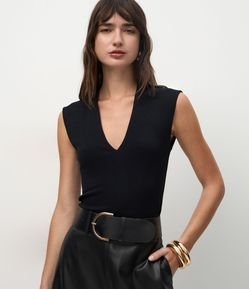 Blusa Regata em Ribana com Alça Larga e Decote V