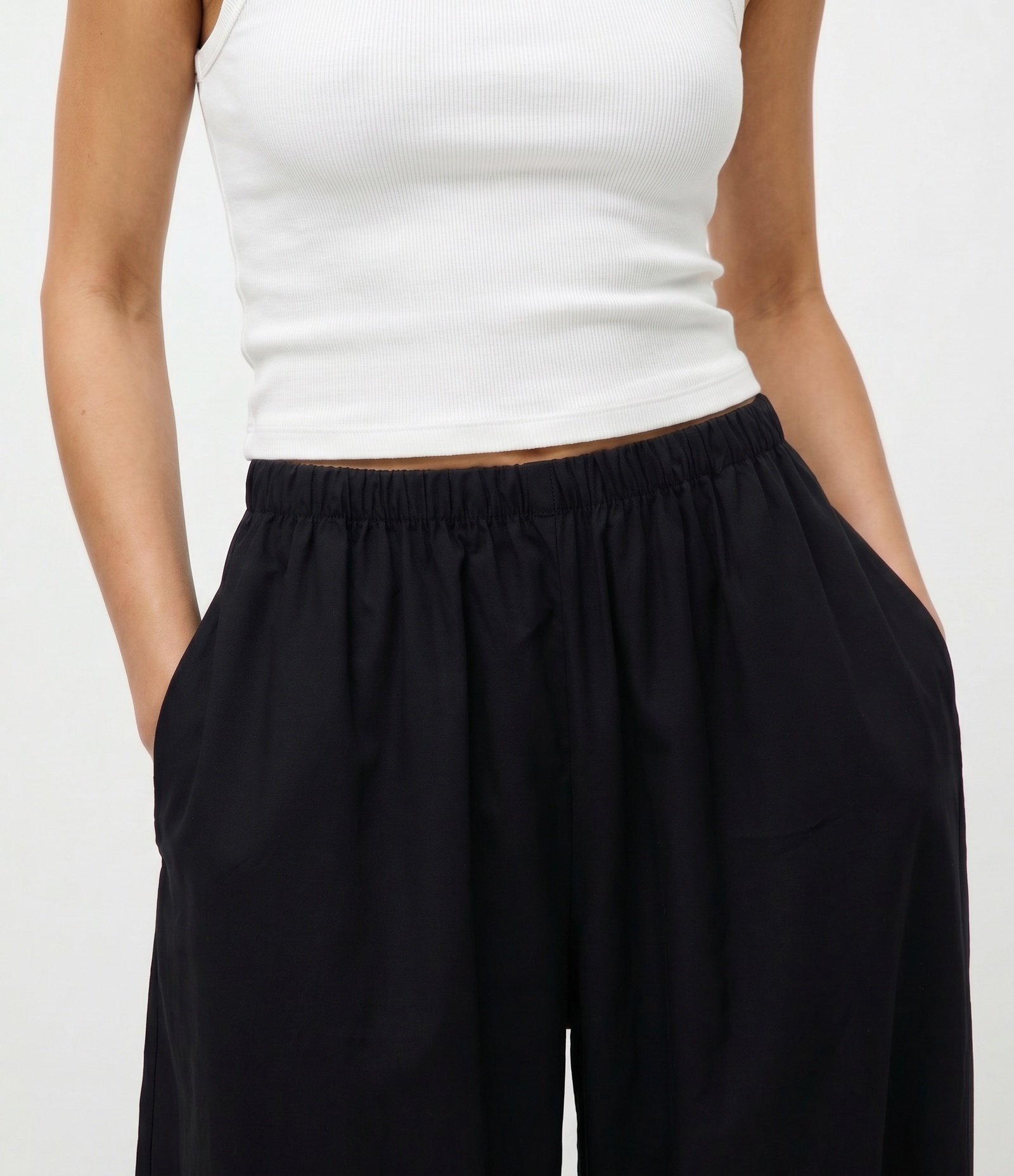Calça Balloon em Tricoline com Elástico no Cós e Tornozelo Preto 3