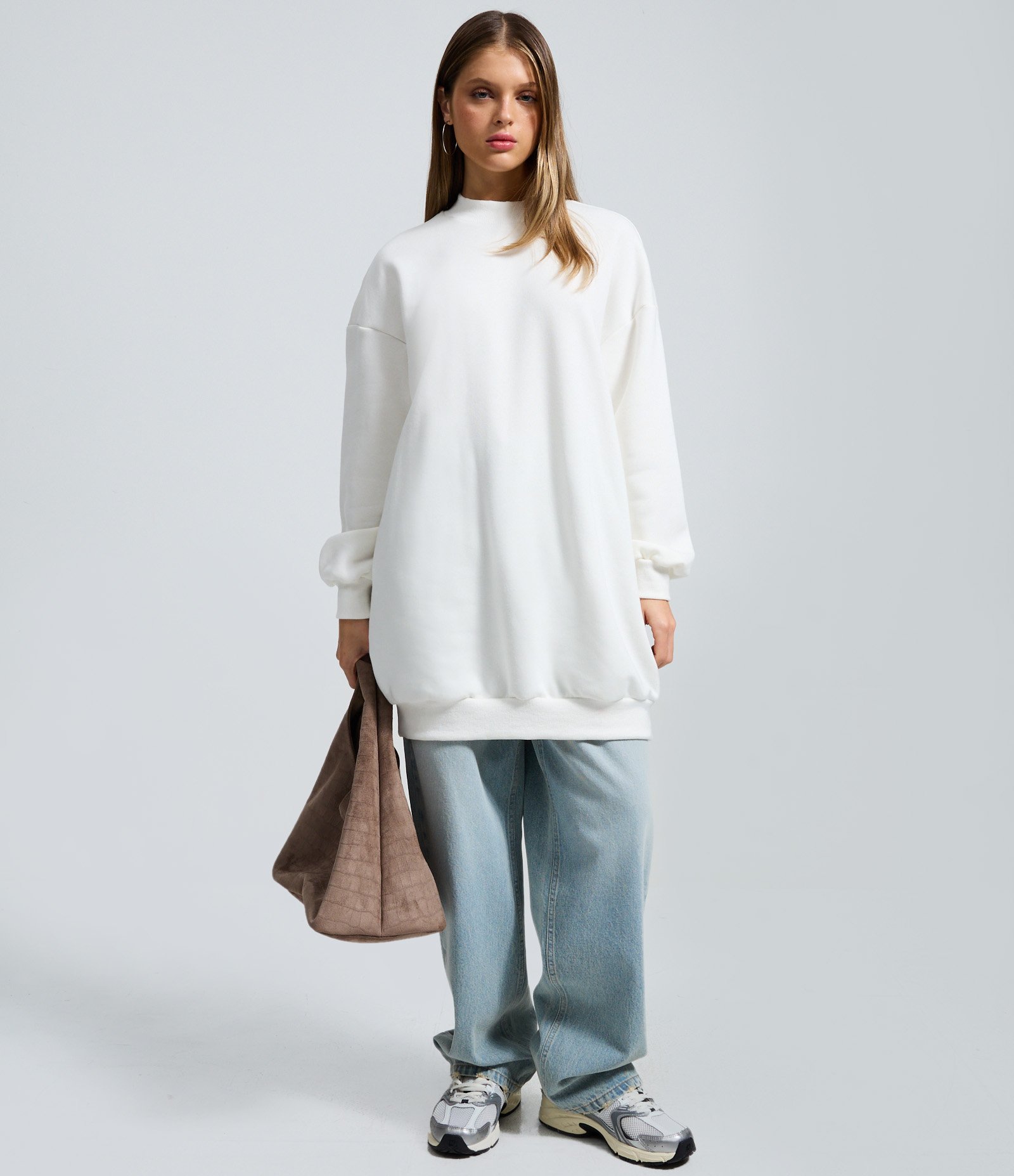 Vestido Curto em Moletom com Gola Alta Branco 4