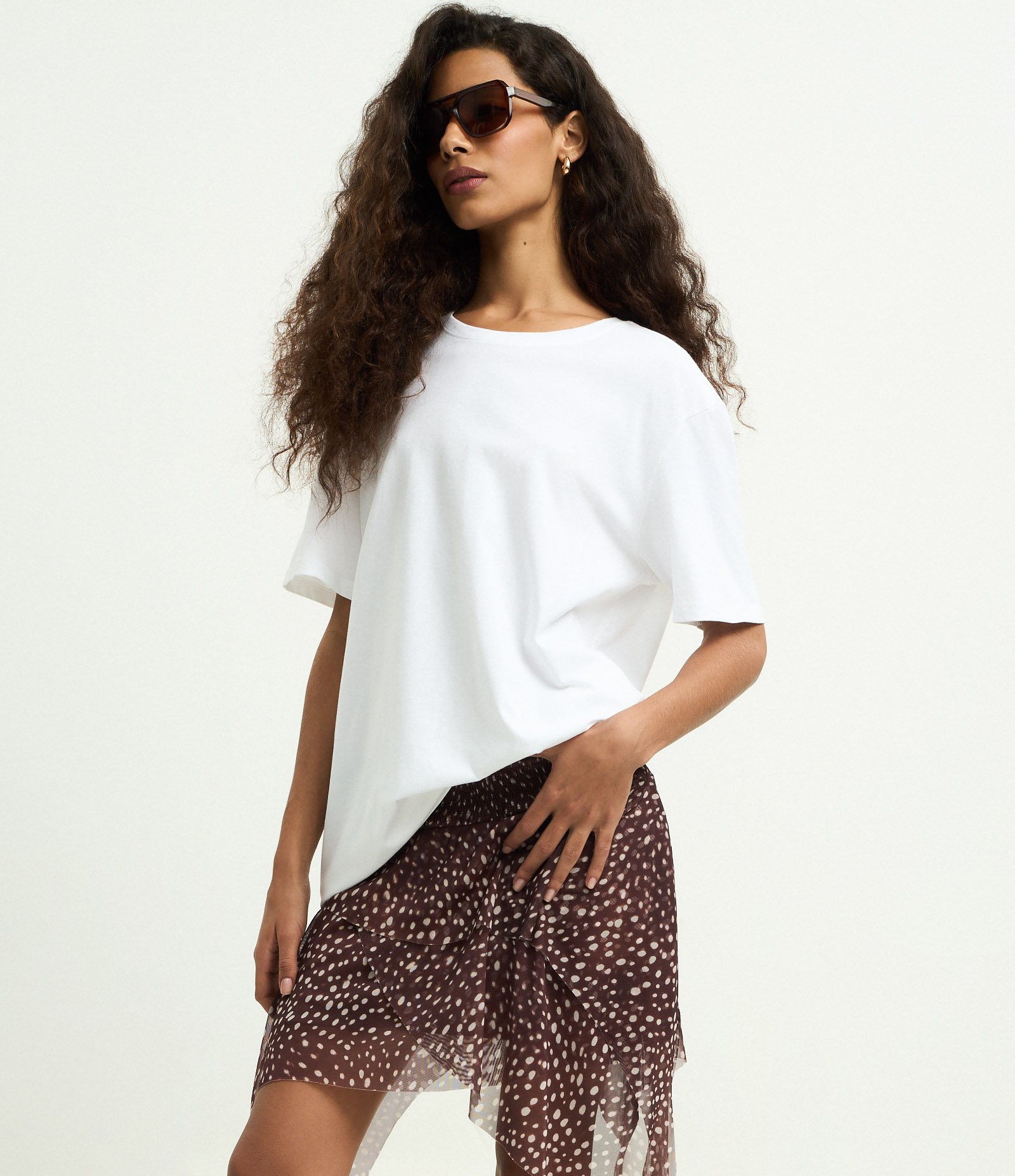 Saia Curta em Tule Animal Print com e Barra Assimétrica Marrom 3