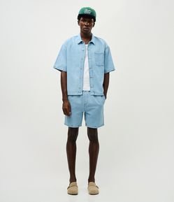 Bermuda Jeans  Regular com Cós Elástico