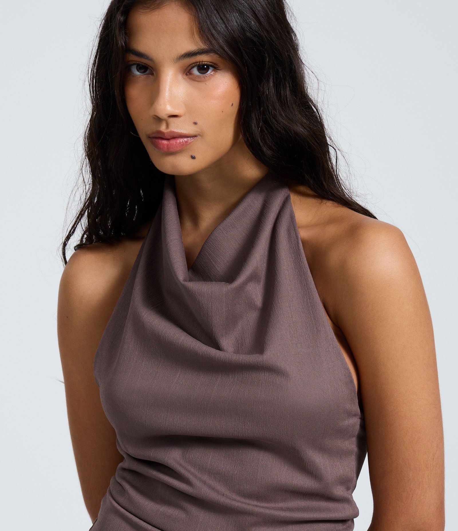 Vestido Midi em Bengaline com Decote Halter Marrom 3