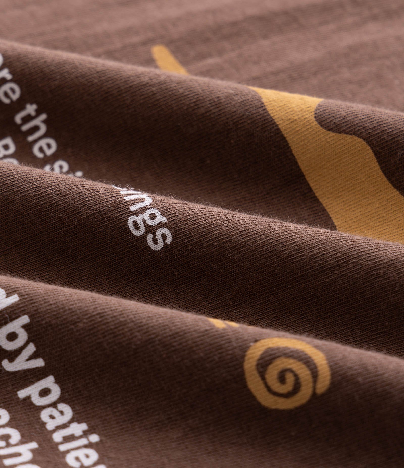 Camiseta Comfort em Algodão Estampa Montanha e Toque Pima Marrom 7