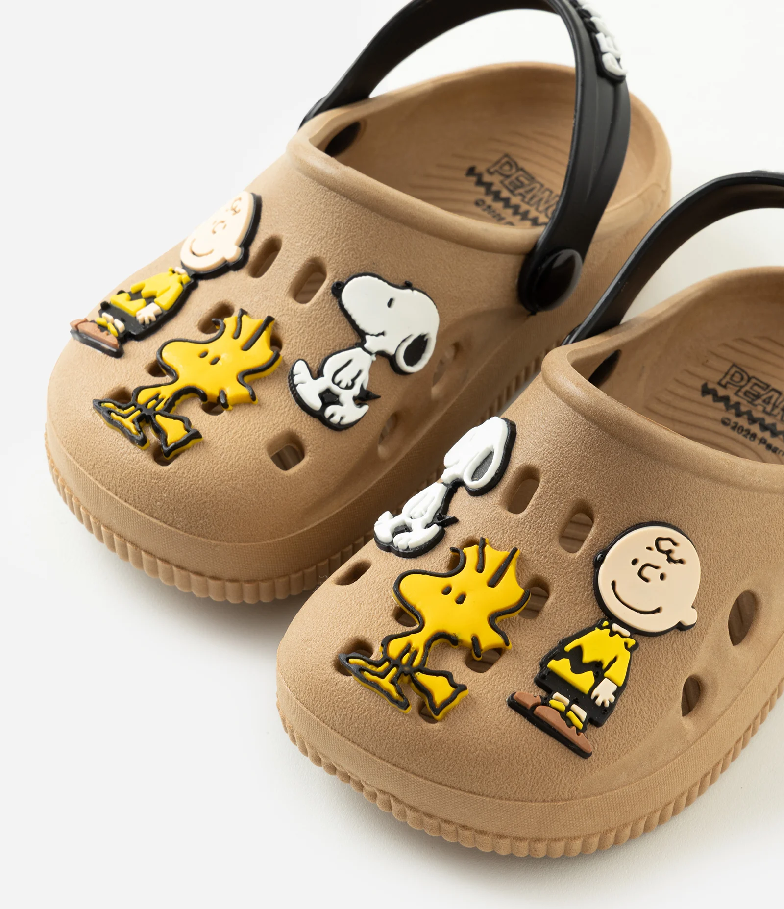 Sandália Infantil Babuche com Apliques Snoopy – Tam 20 ao 29 Marrom Claro 1