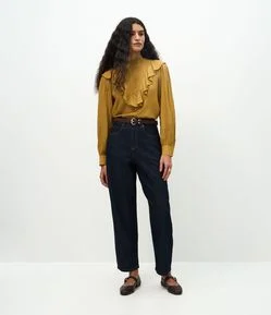 Calça Cenoura em Jeans com Cintura Alta