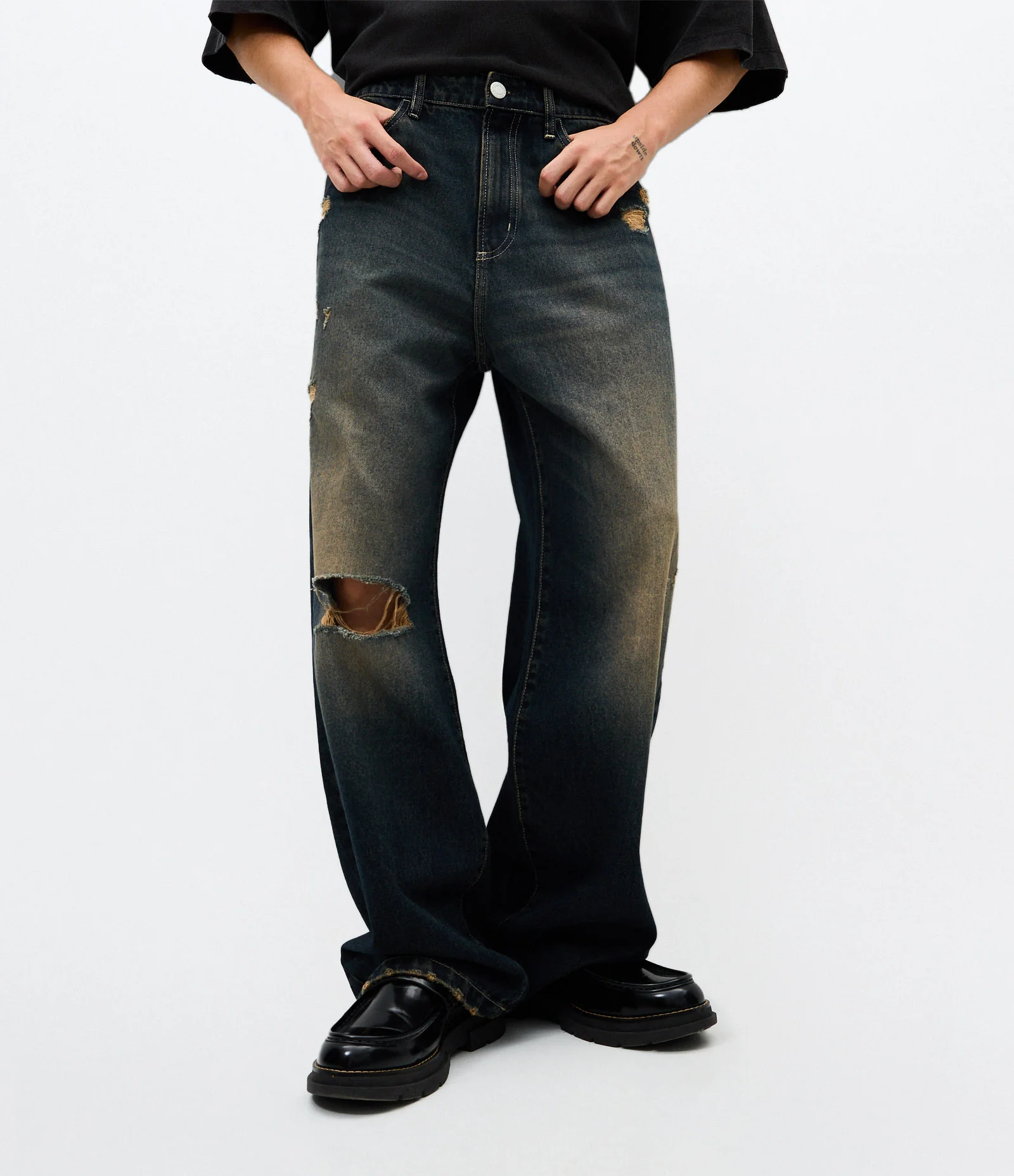 Calça Jeans Super Baggy com Rasgos Preto