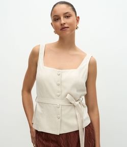 Blusa em Viscolinho com Decote Quadrado e Amarração