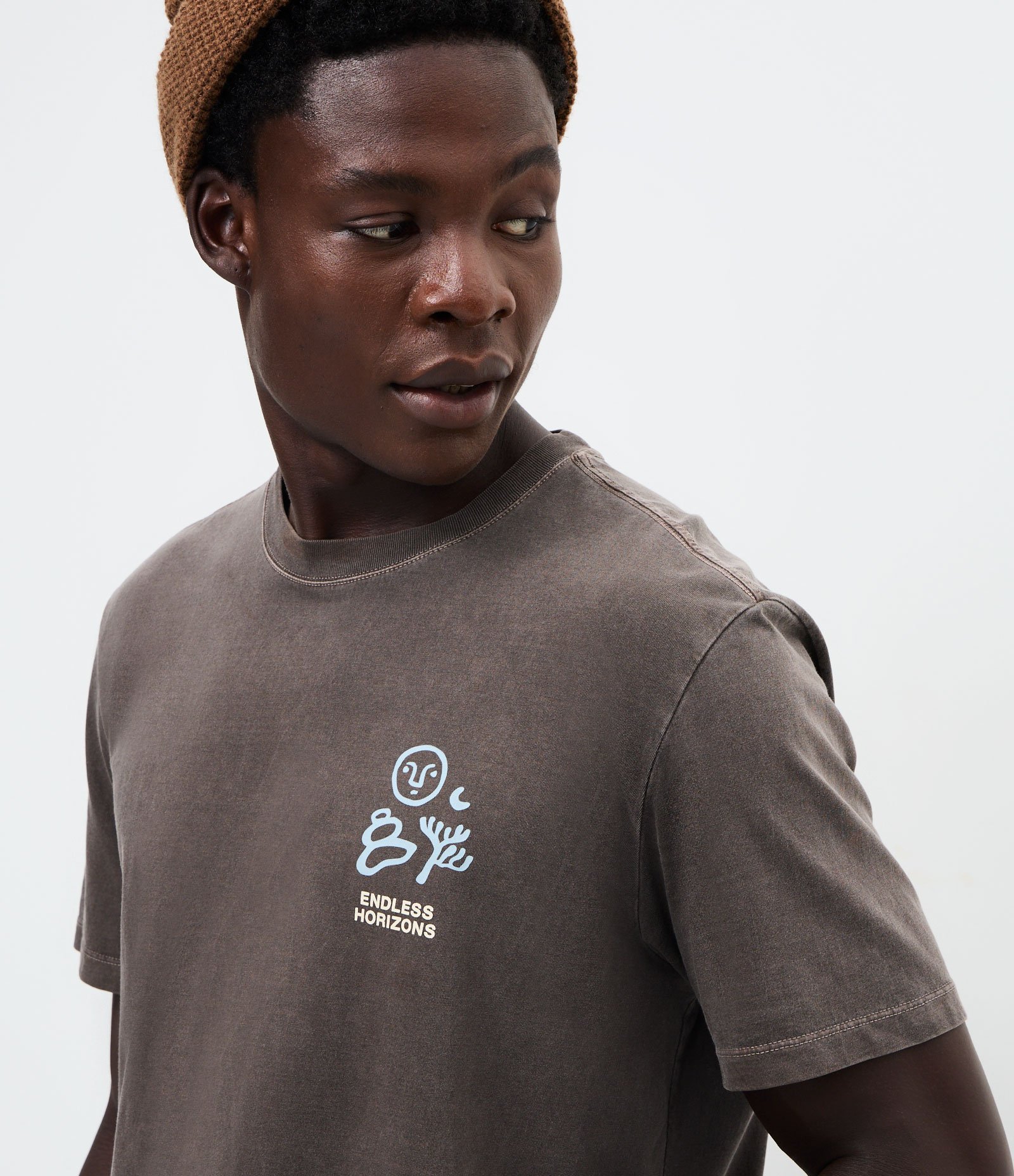 Camiseta Comfort em Algodão Estonada com Estampa Preto 3