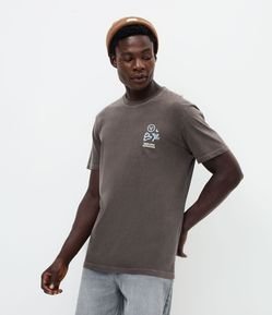 Camiseta Comfort em Algodão Estonada com Estampa