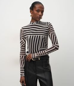 Blusa em Tule com Estampa Abstrata e Gola Alta