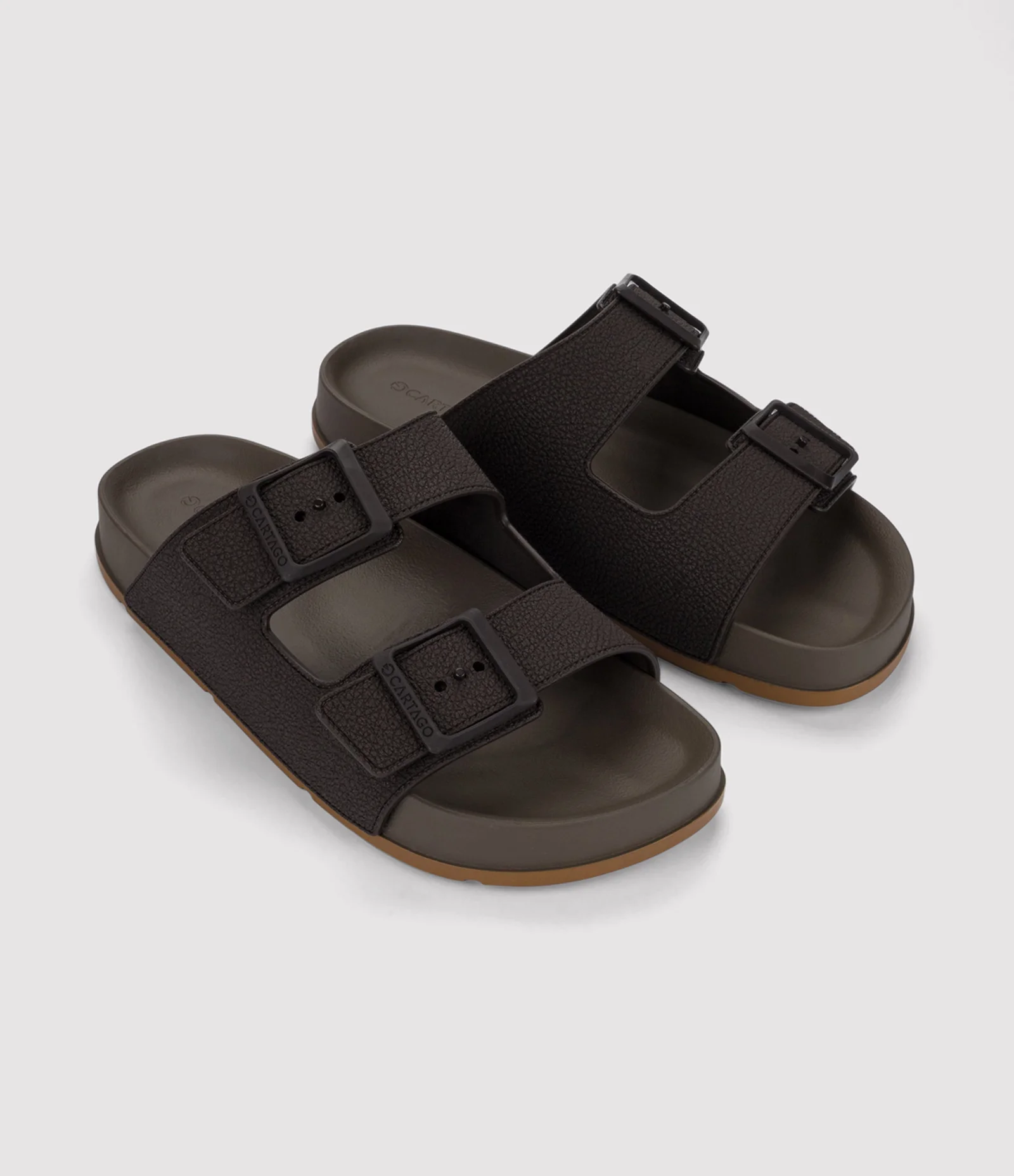 Chinelo Slide Liso com Fivelas Ajustáveis Marrom 1