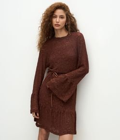 Vestido Curto em Renda com Cintinho Fino