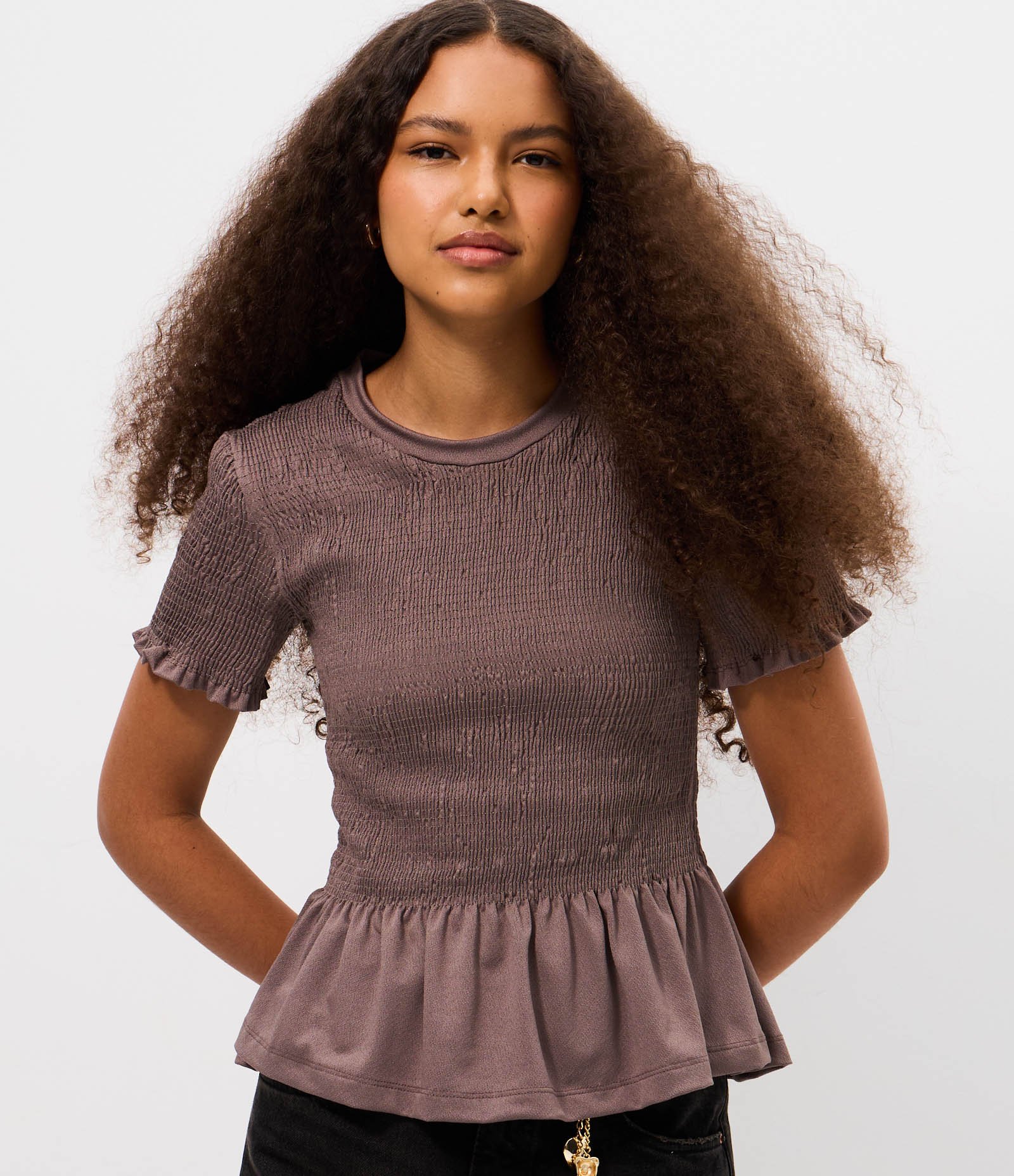 Blusa em Crepe Texturizado com Franzidos Bege Escuro 3