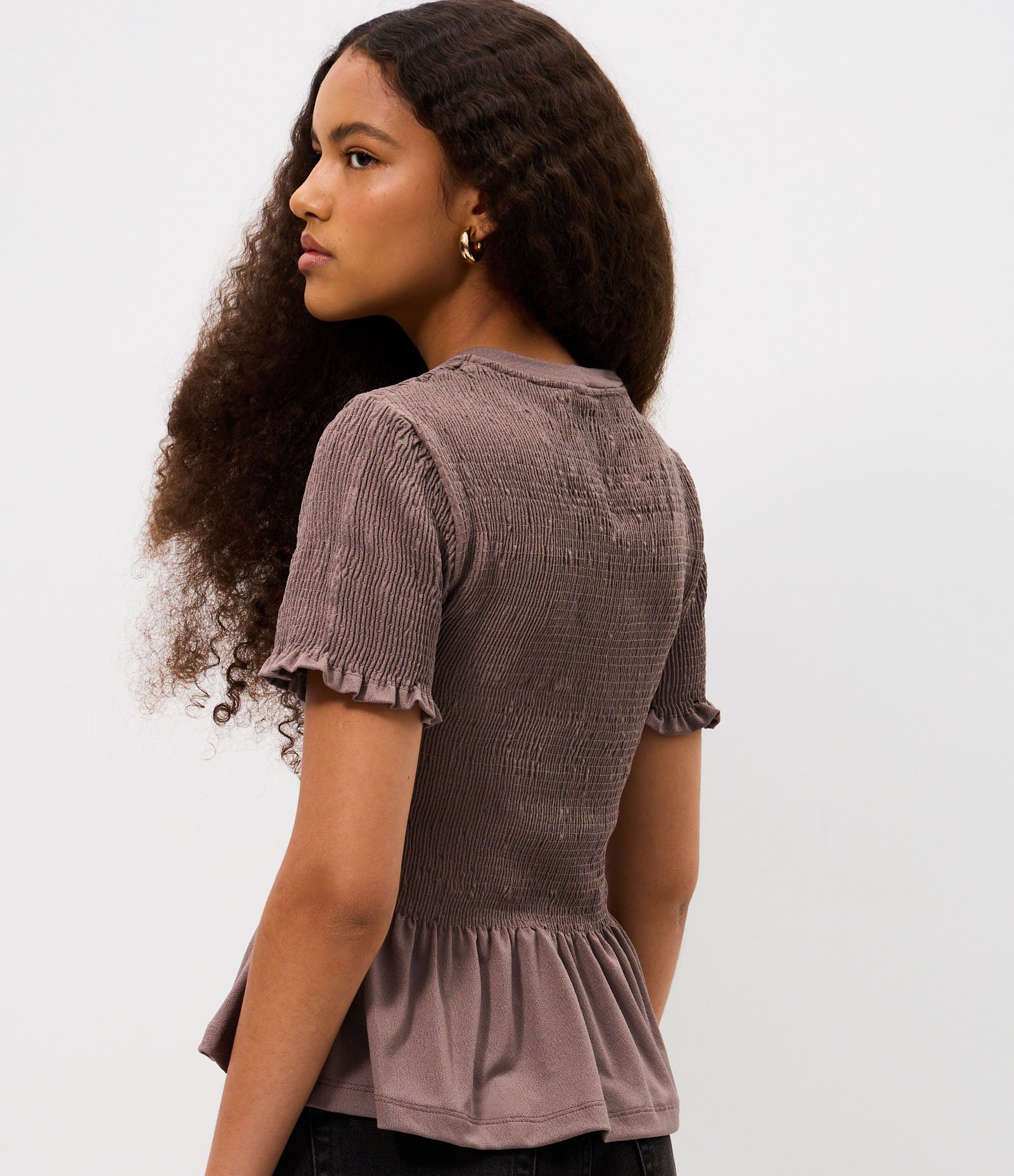Blusa em Crepe Texturizado com Franzidos Bege Escuro 4