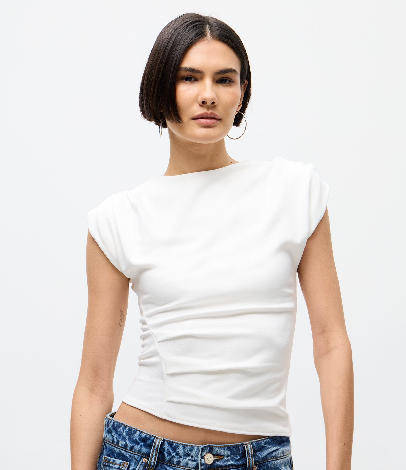 Blusa em Ponto Roma com Pregas no Ombro e Cintura Branco 1