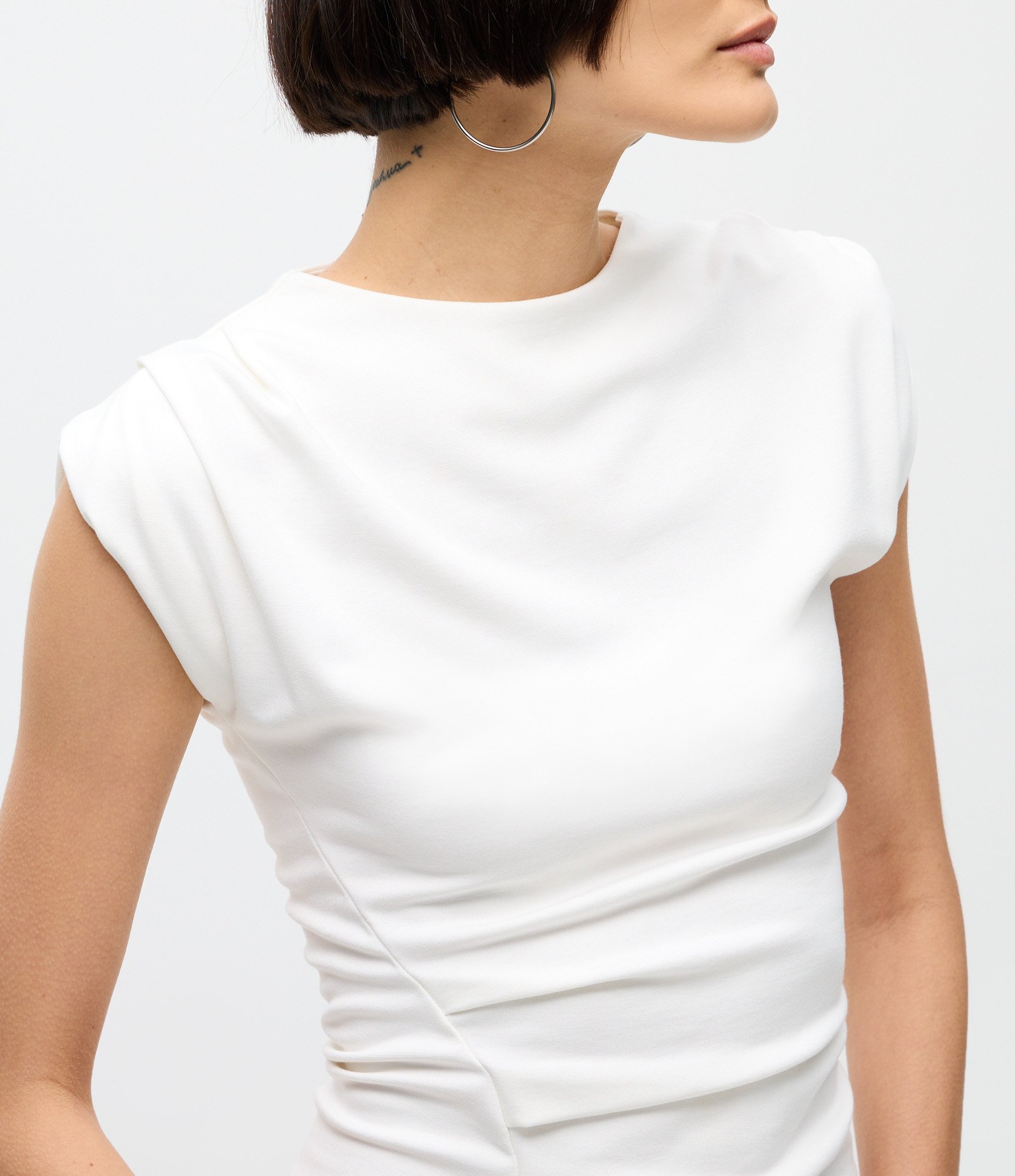Blusa em Ponto Roma com Pregas no Ombro e Cintura Branco 3