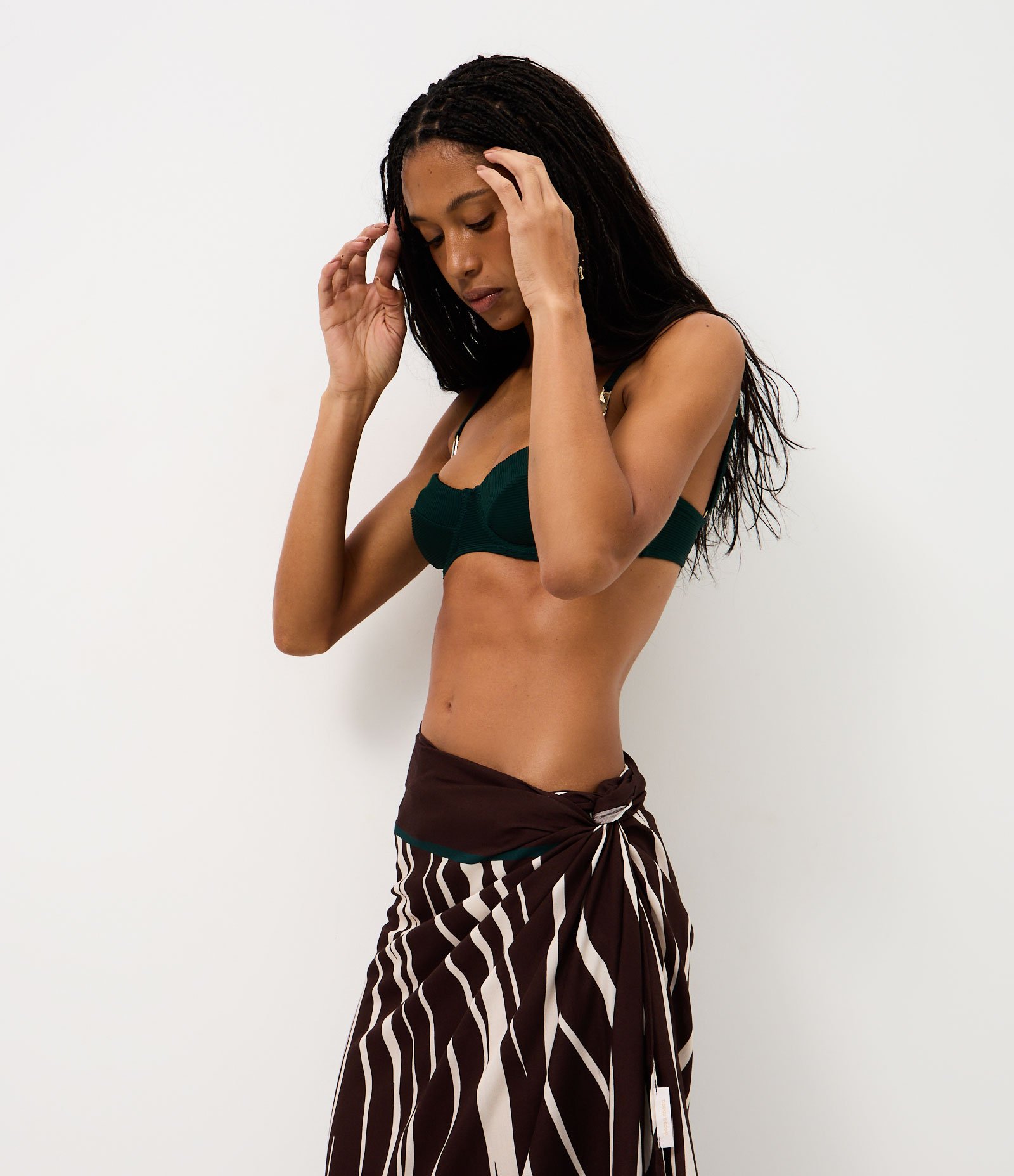 Canga de Praia em Viscose com Estampa Animal Print Marrom 5