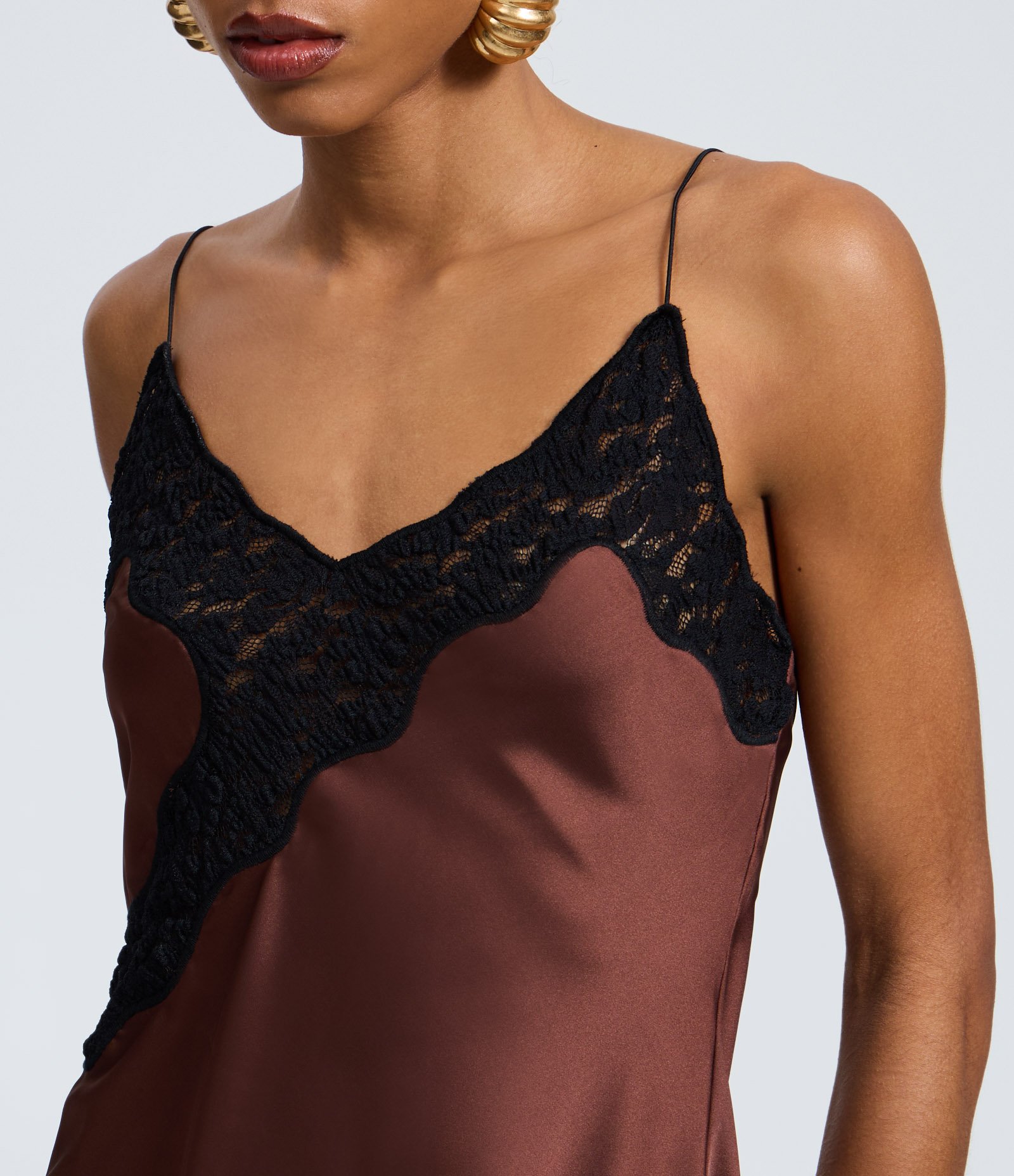 Vestido New Midi de Alcinha em Cetim com Detalhes em Renda Contrastante Marrom 2