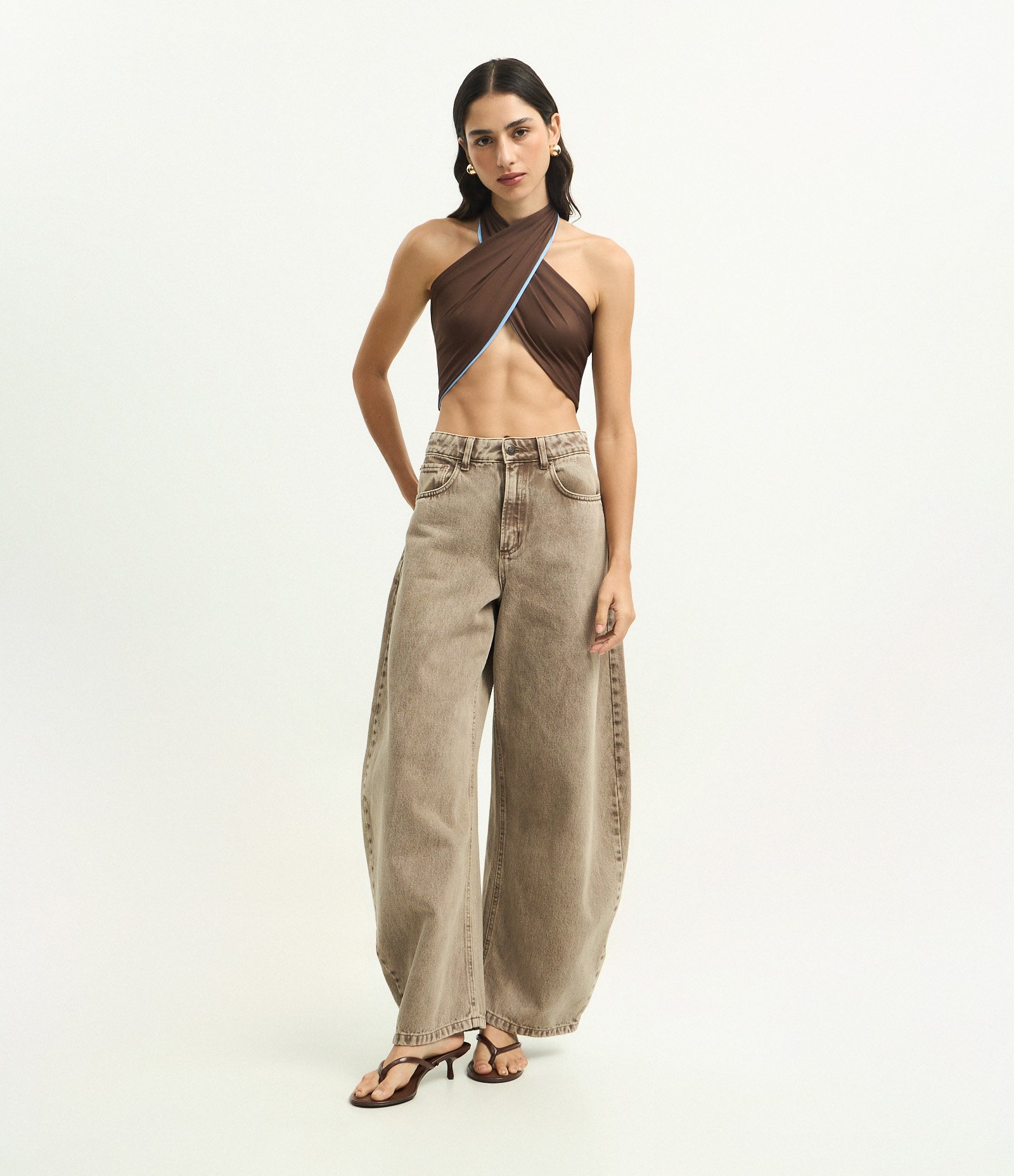 Blusa Cropped Dupla Face sem Alça em Poliamida com Amarração Frontal Marrom 2