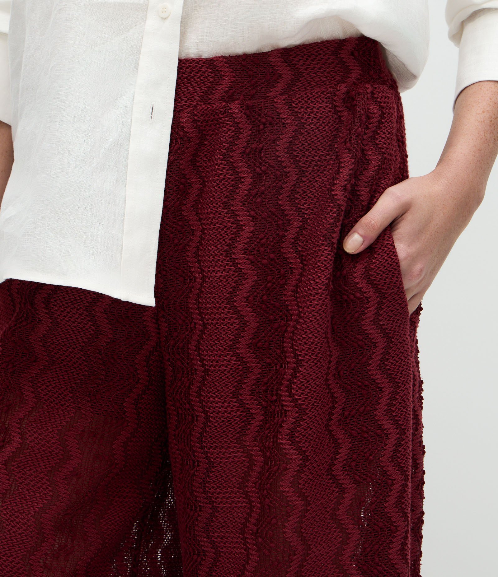 Calça Aladim em Malha Texturizada com Elástico na Cintura Vermelho 3