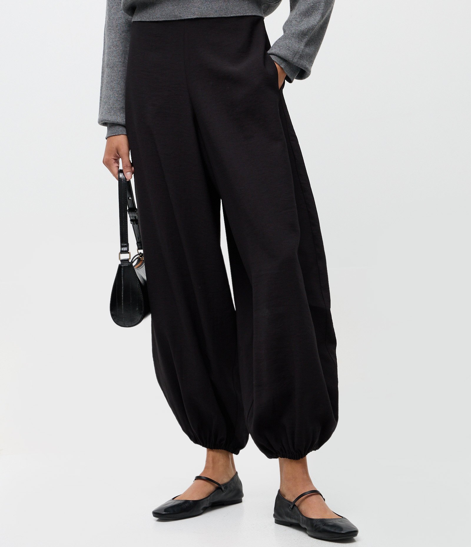 Calça Alfaiatada Aladim em Viscose Preto 3