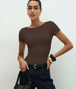Blusa Regular em Poliamida com Gola Canoa