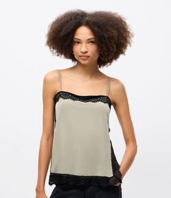 Blusa em Crepe com Renda Lateral e Alça Fina