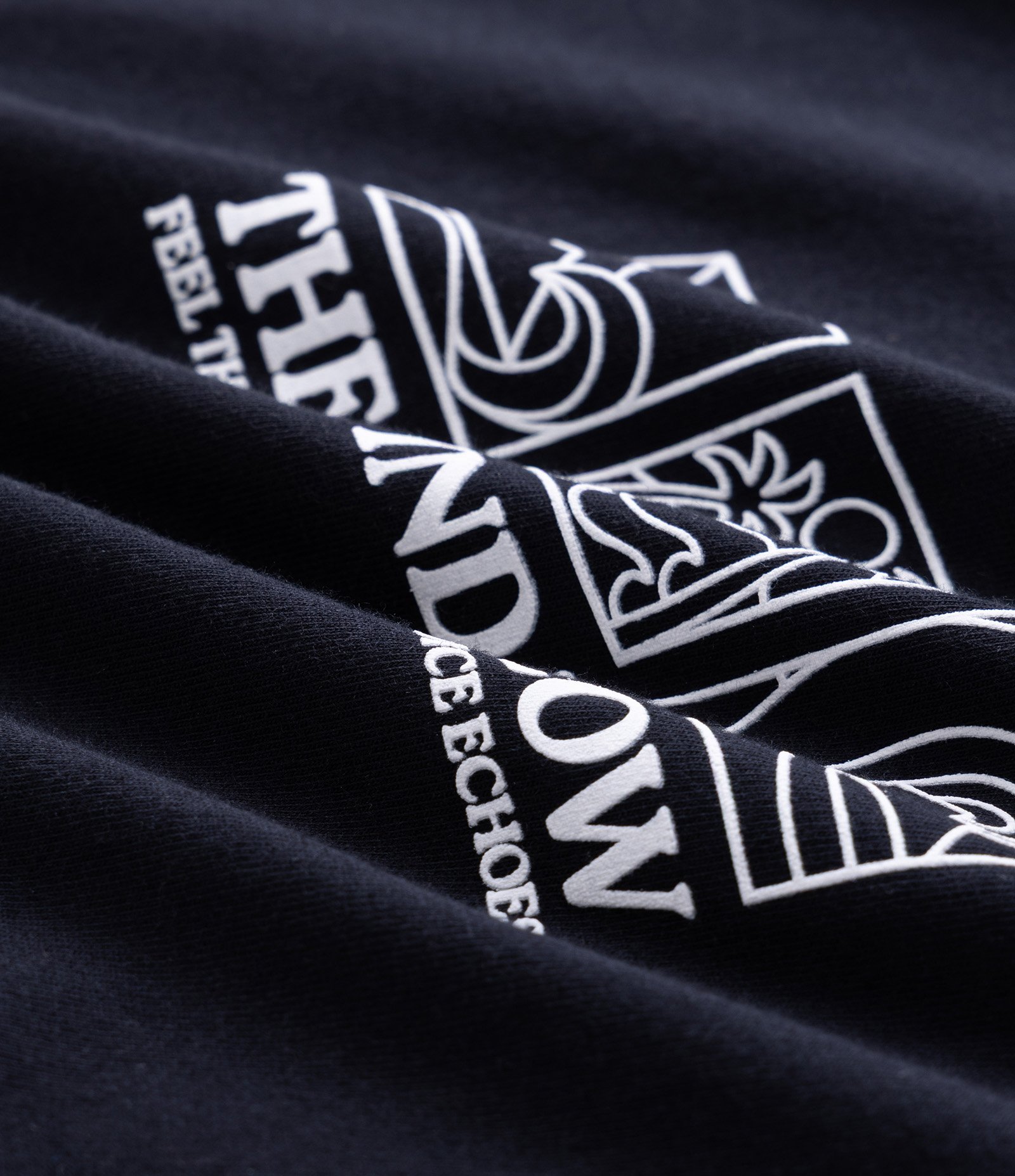 Camiseta Regular Manga Curta em Algodão com Lettering e Ícones Preto 3