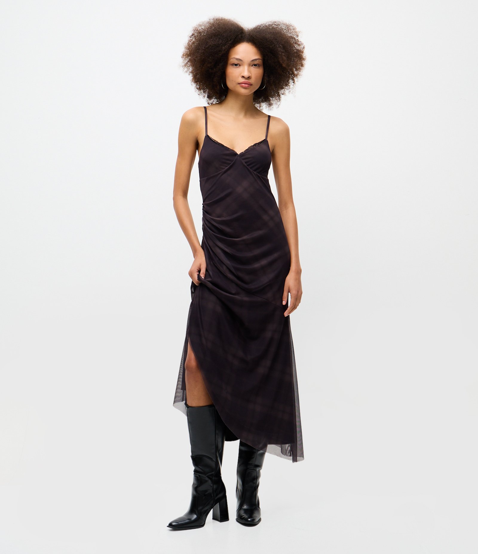 Vestido Midi em Tule Xadrez com Barra Assimétrica Marrom 1