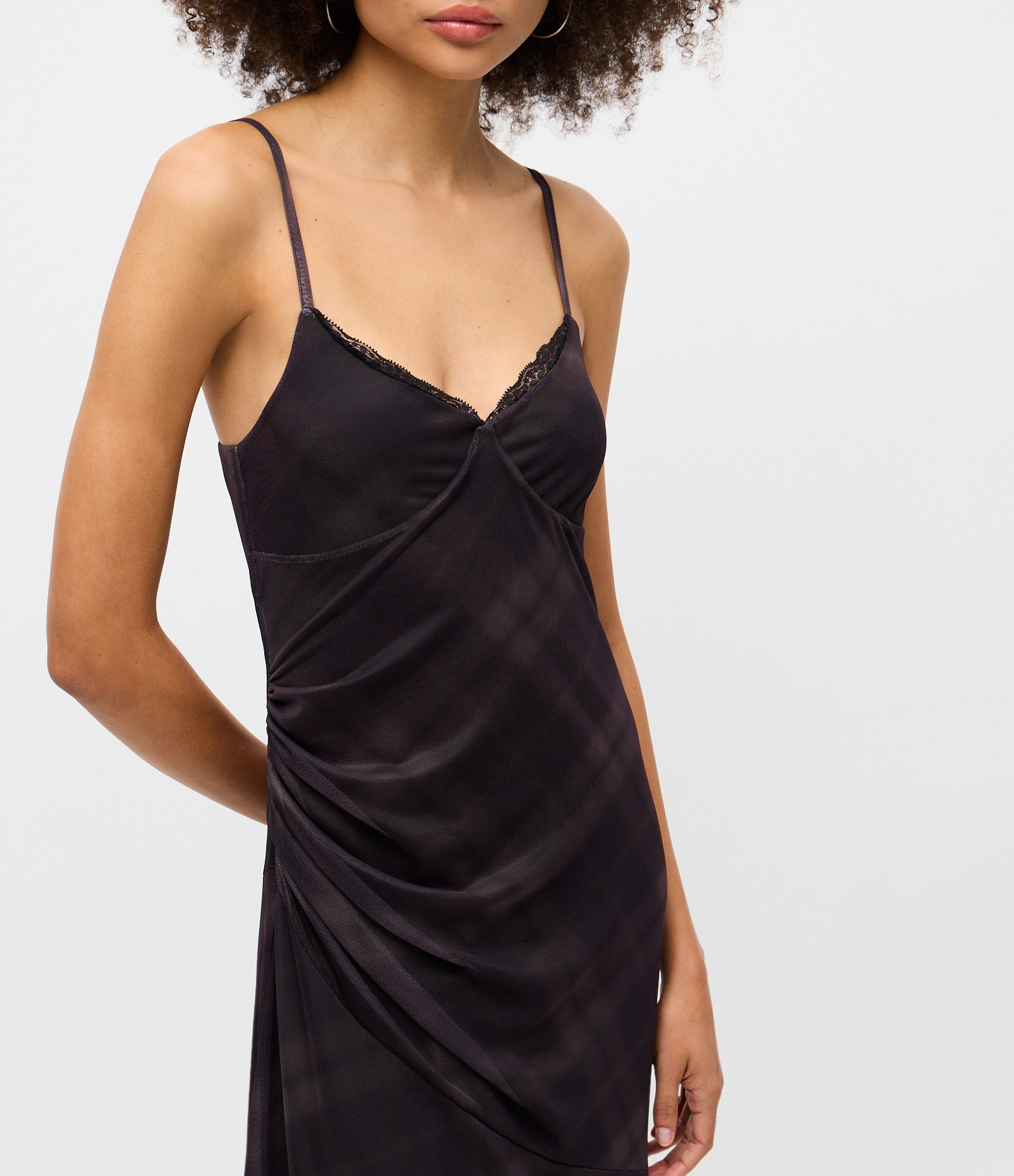 Vestido Midi em Tule Xadrez com Barra Assimétrica Marrom 3