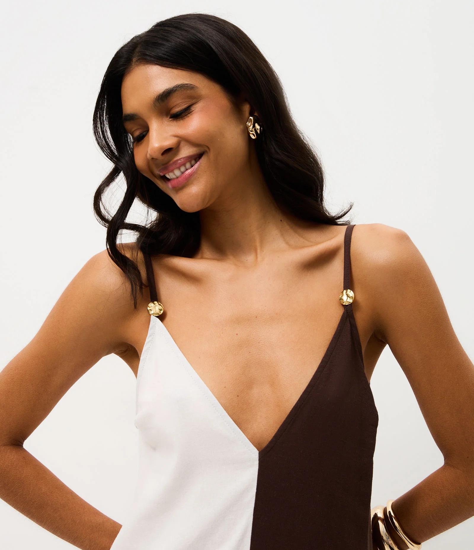 Saída de Praia Vestido Bicolor com Aviamento nas Alças Marrom/Branco 2