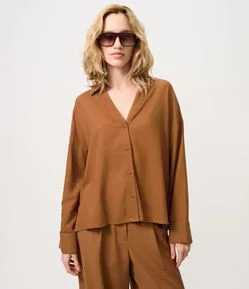 Blusa em Viscolinho com Gola Padre