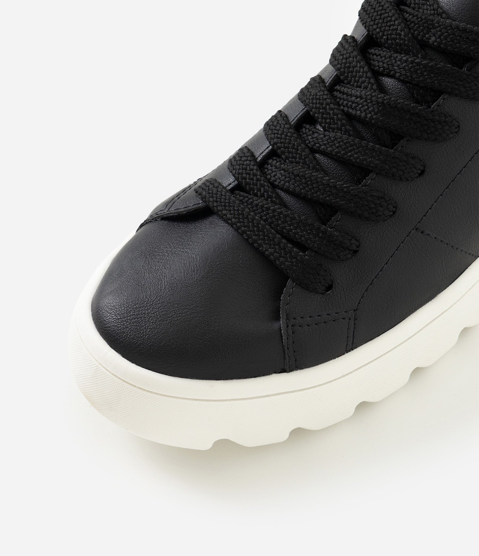 Tênis Masculino Minimalista com Sola Bold Preto 4