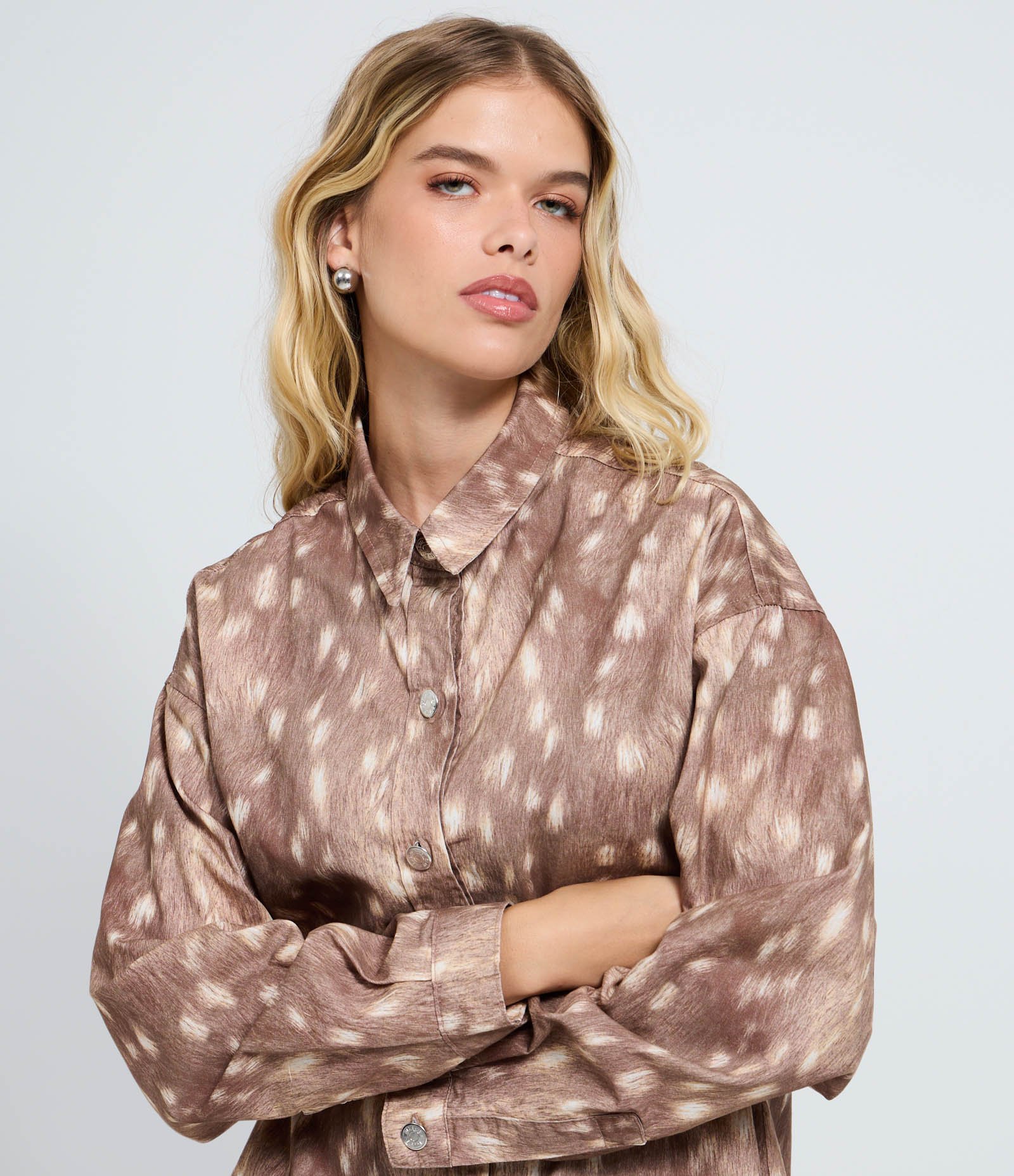 Jaqueta Oversized em Sarja com Estampa Animal Print Bambi Marrom Claro 1