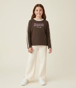 Camiseta Infantil com Lettering e Friso Lateral – Tam 5 a 14 Anos