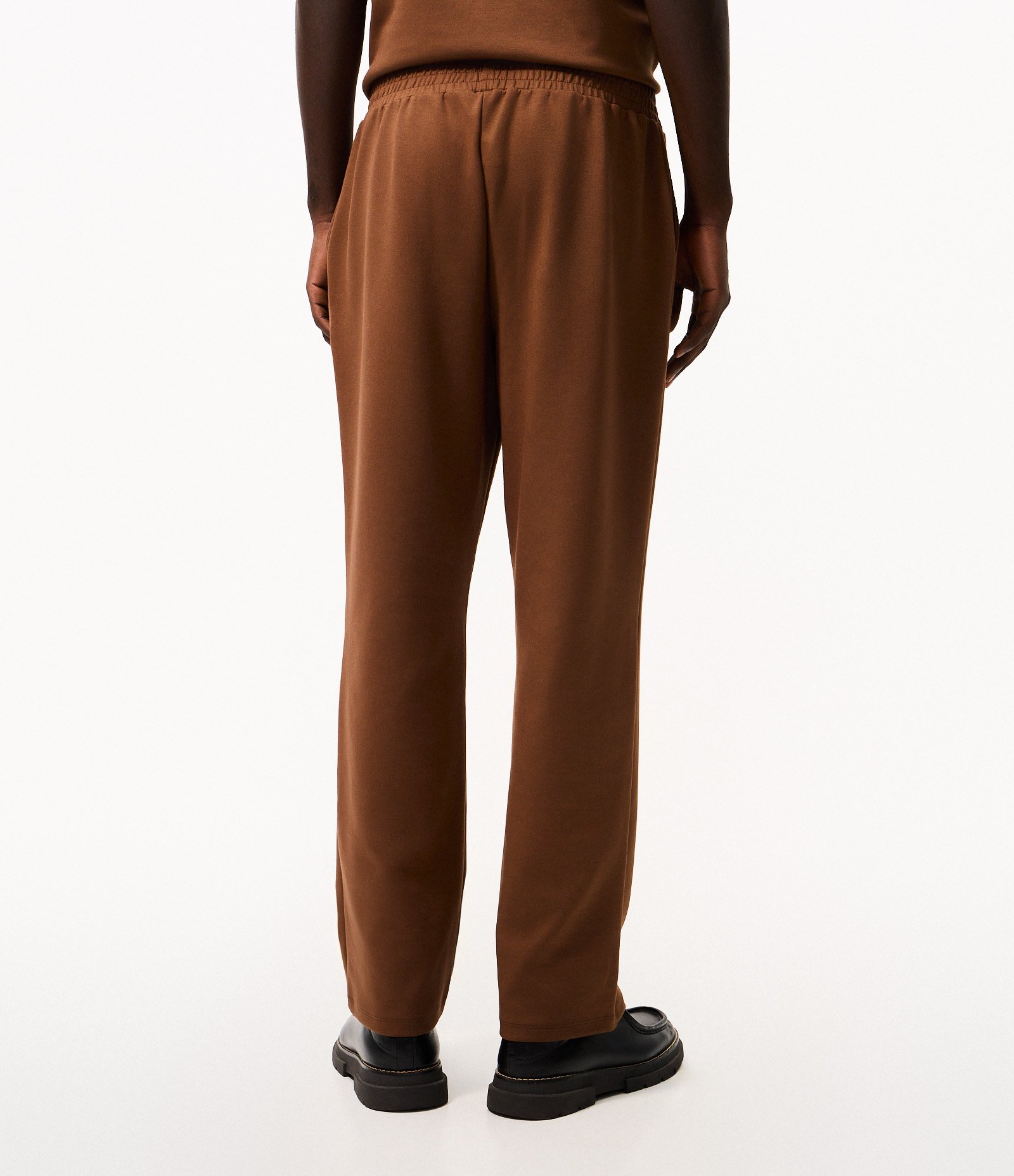Calça Reta em Moletom Marrom 3