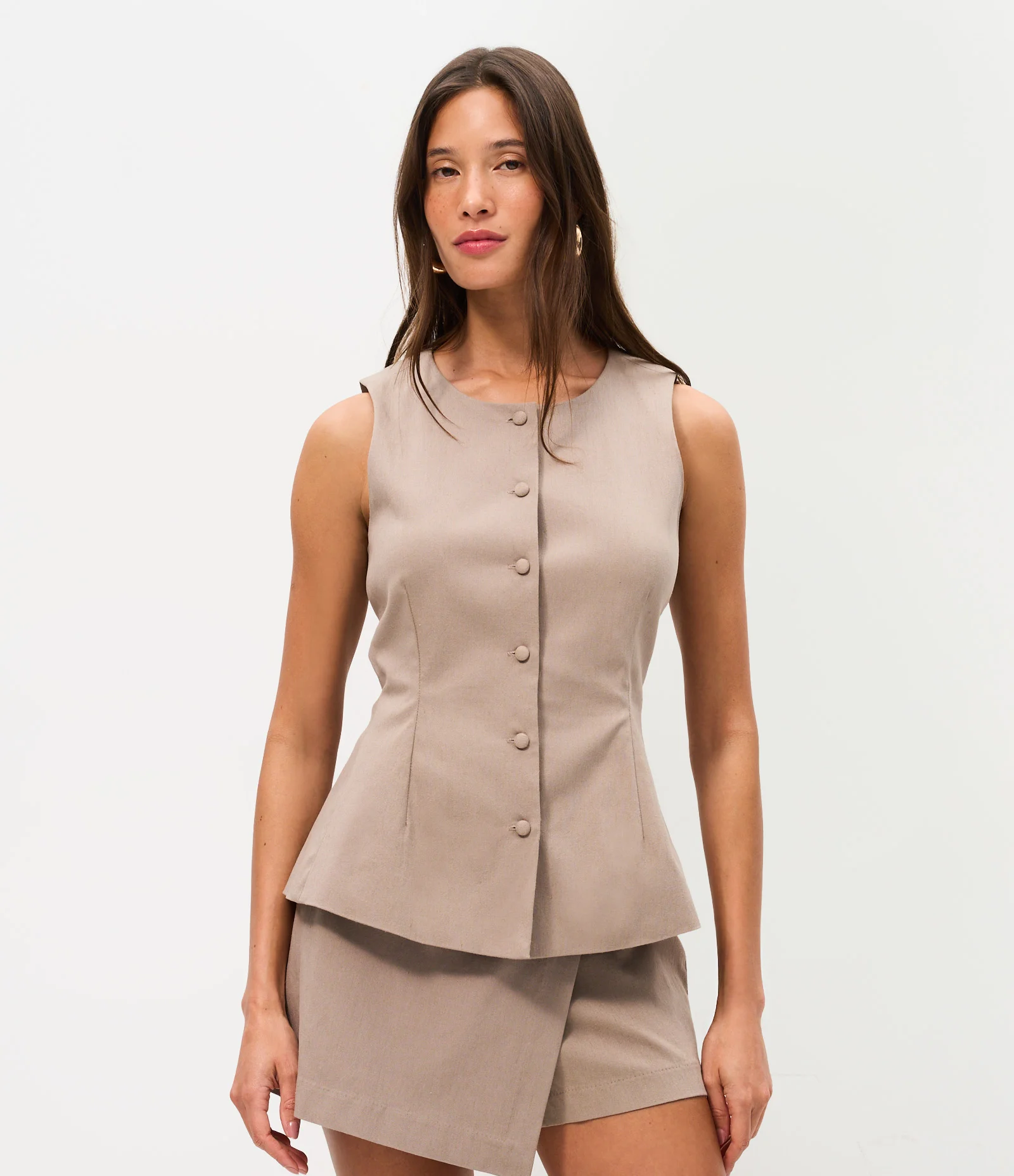 Colete Peplum em Bengaline com Botões Forrados Bege 1