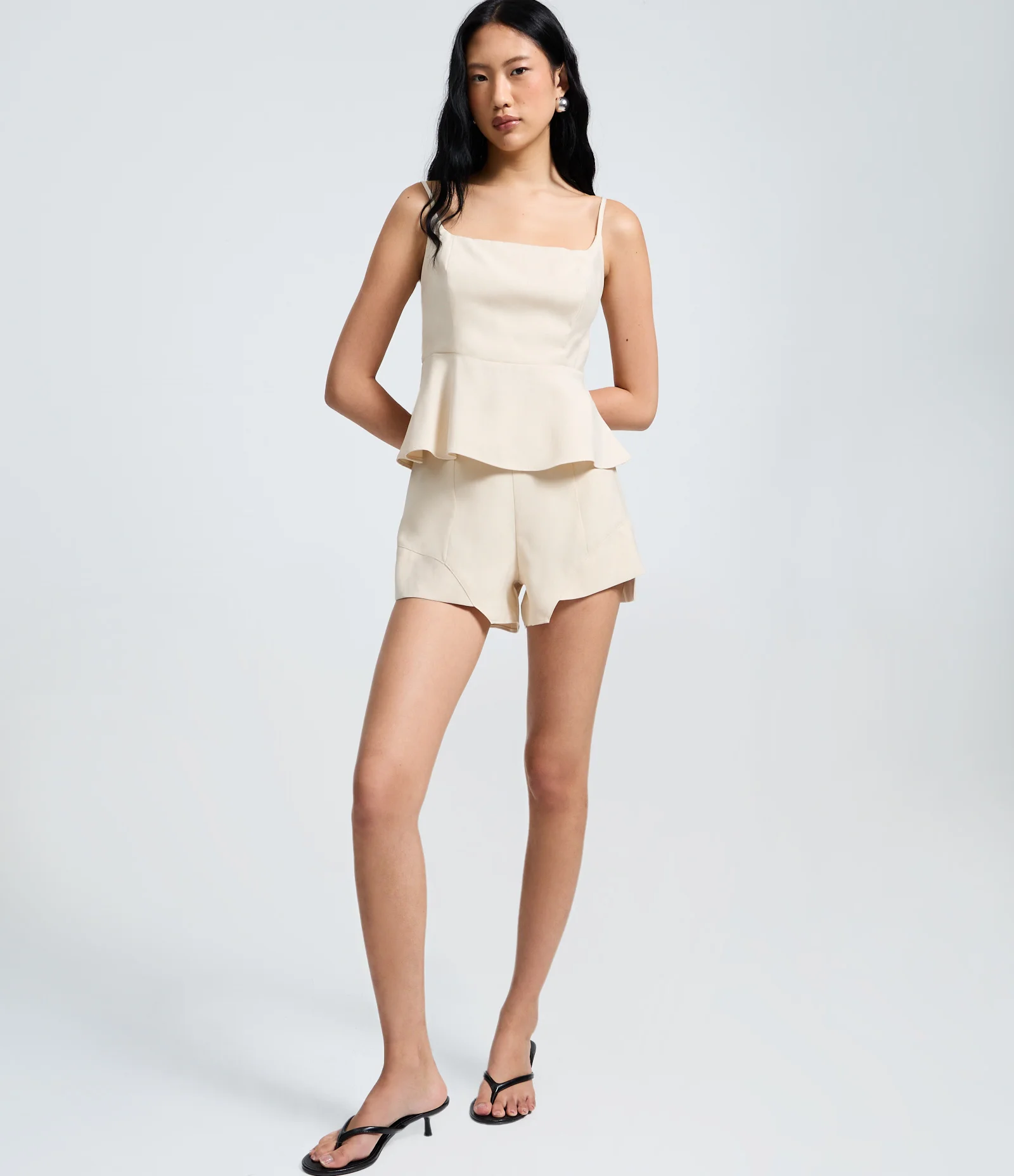 Blusa Peplum em Viscose Alfaiatada e Estruturada Bege 2