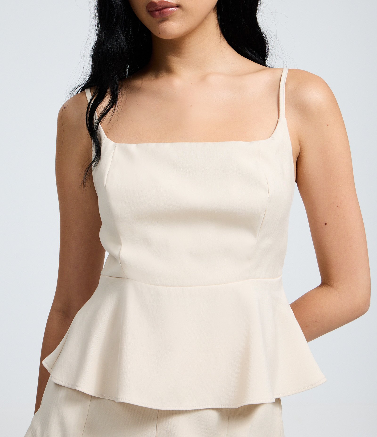 Blusa Peplum em Viscose Alfaiatada e Estruturada Bege 3