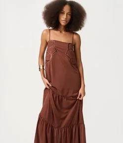 Vestido em Chiffon com Aplicações Florais