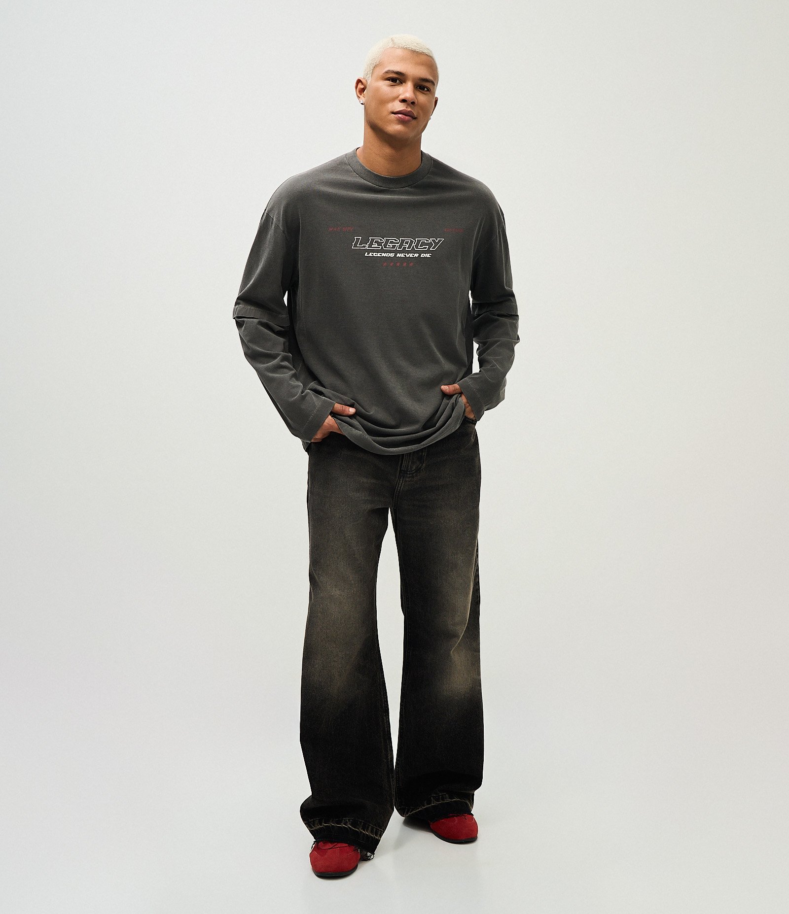 Camiseta Relaxed com Lettering Legacy Cinza 2