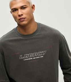 Camiseta Relaxed com Lettering Legacy