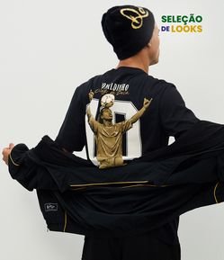Camiseta Comfort com Estampa Ronaldinho O Mago da Bola