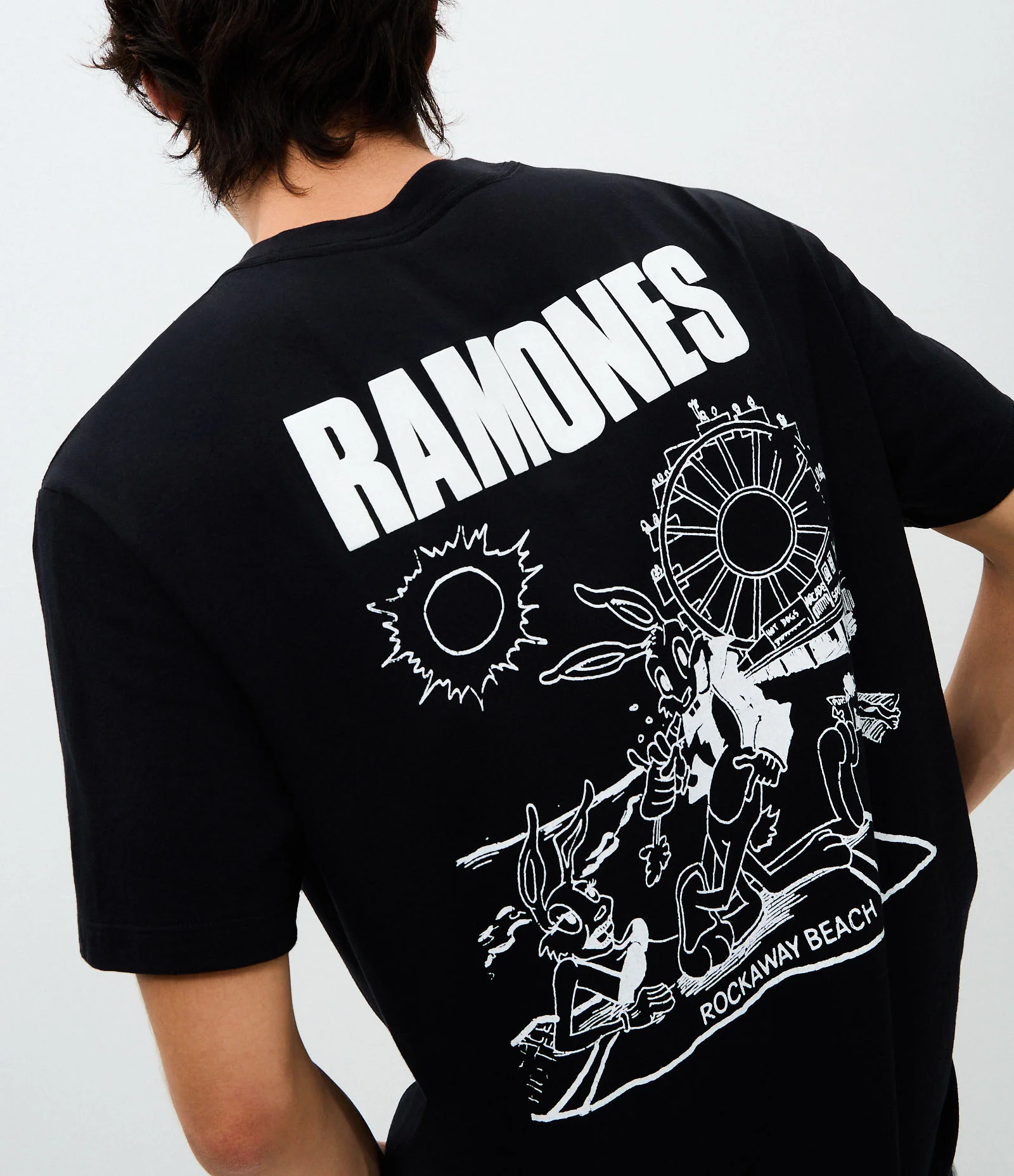 Camiseta Manga Curta Ramones Rockaway Beach Preto 1