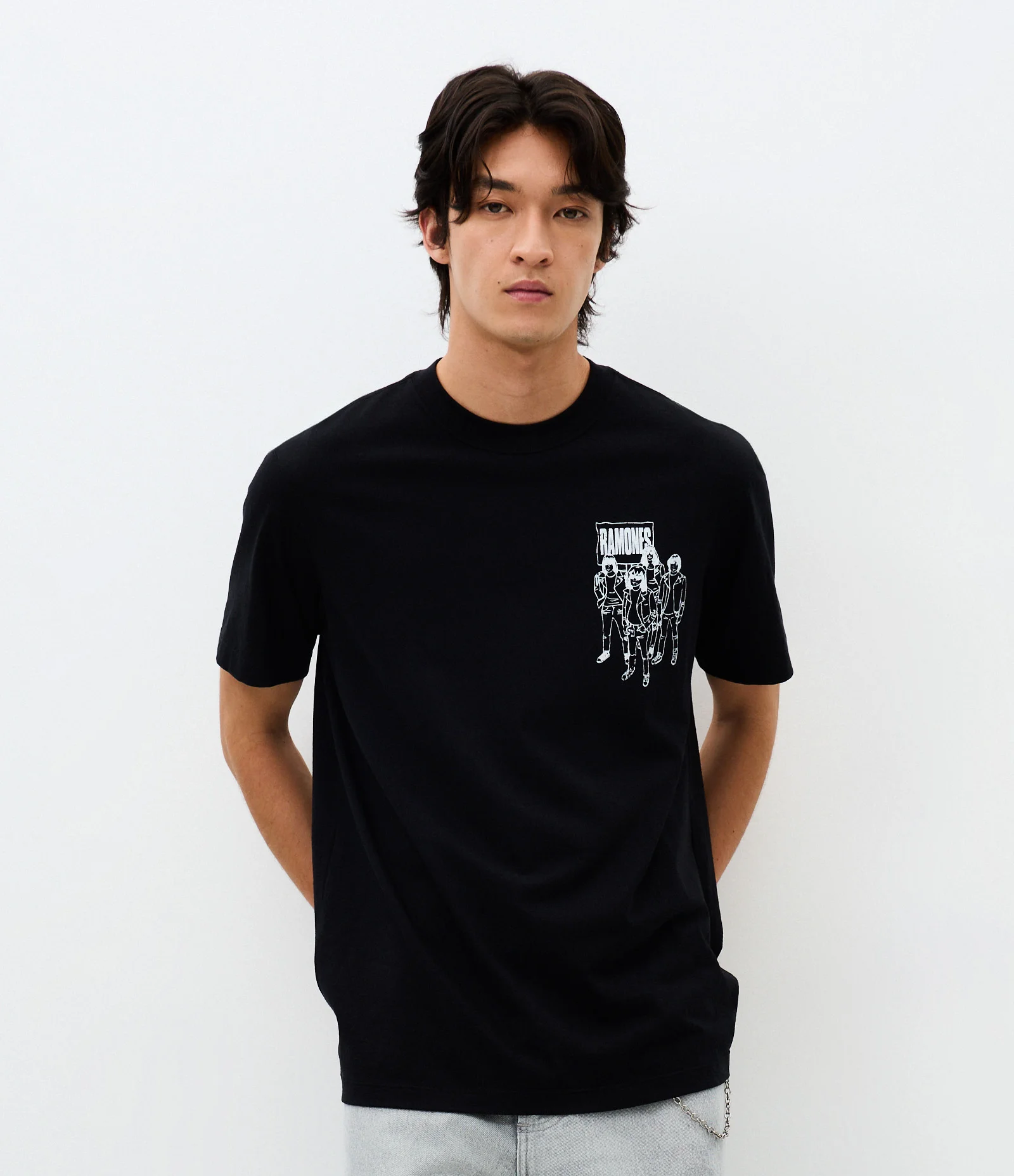 Camiseta Manga Curta Ramones Rockaway Beach Preto 4