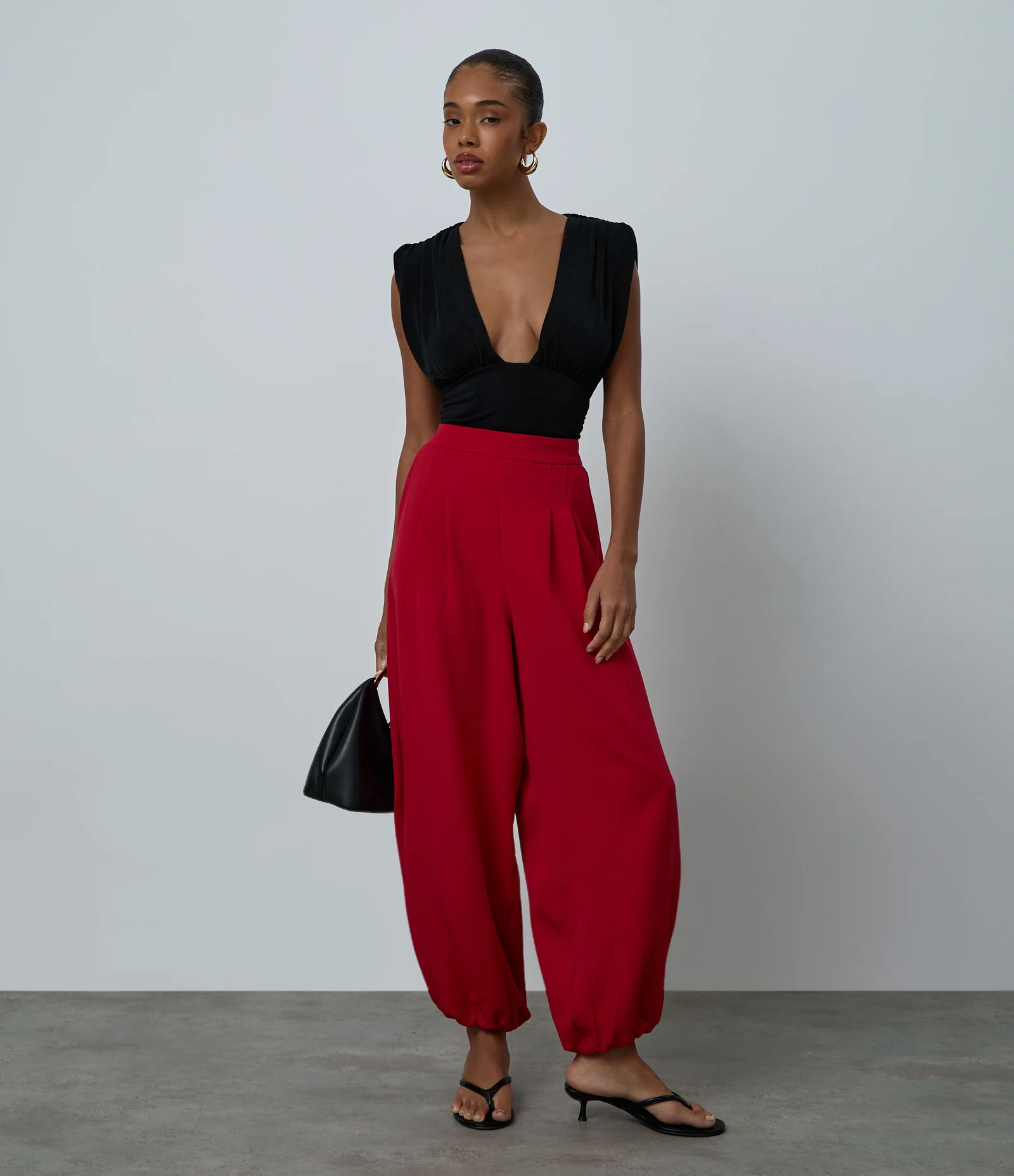 Calça Alfaiatada Aladim com Pregas Vermelho 1