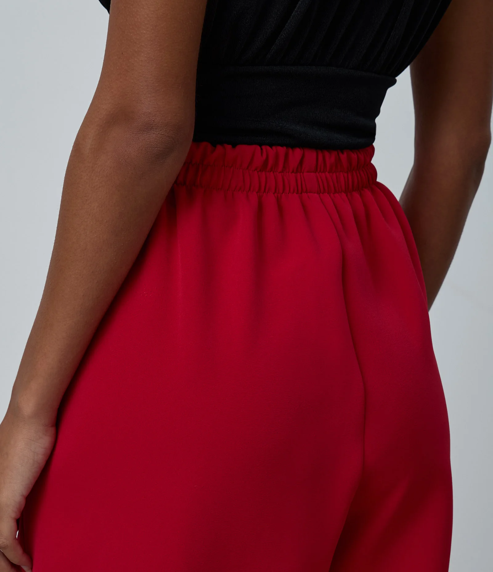 Calça Alfaiatada Aladim com Pregas Vermelho 4