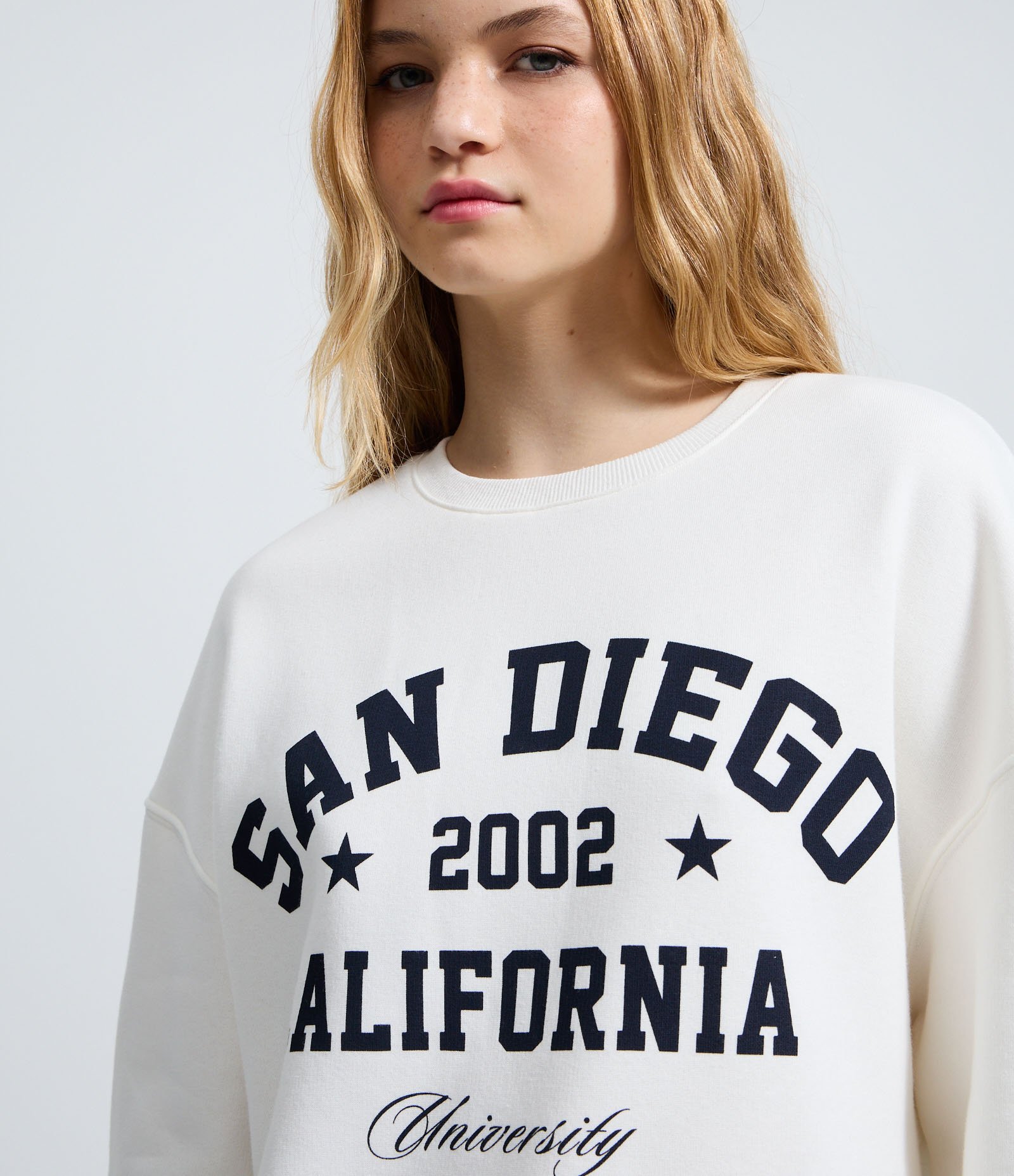 Casaco Fechado College em Moletinho com Lettering San Diego Branco 3